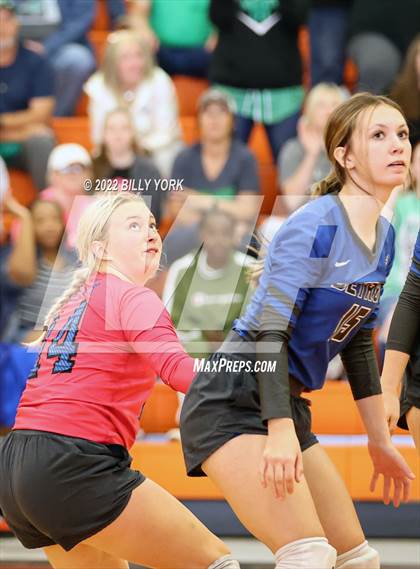 Thumbnail 2 in Overton vs Detroit photogallery.