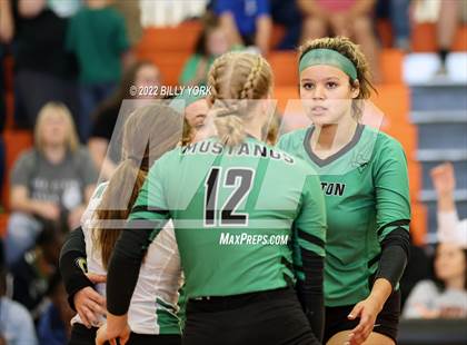 Thumbnail 1 in Overton vs Detroit photogallery.