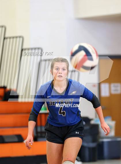 Thumbnail 2 in Overton vs Detroit photogallery.