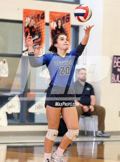 Thumbnail 3 in Overton vs Detroit photogallery.