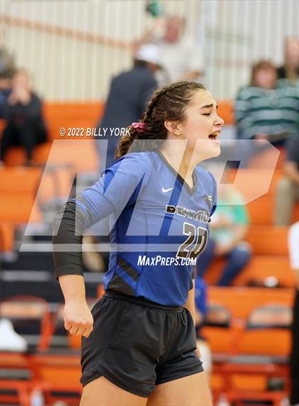 Thumbnail 3 in Overton vs Detroit photogallery.