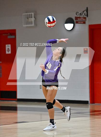 Thumbnail 1 in Atkins vs. Booneville (AAA 3A State Playoff 1st round) photogallery.