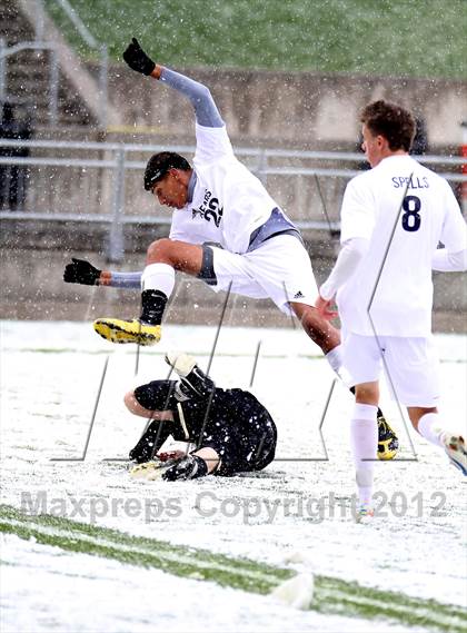 Thumbnail 3 in Palmer Ridge vs. Battle Mountain (CHSAA 4A Final) photogallery.