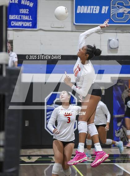 Thumbnail 1 in Pinnacle vs Corona del Sol (House of Payne Tournament) photogallery.