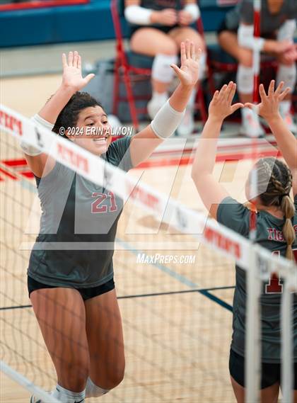 Thumbnail 2 in Hartselle @ James Clemens photogallery.