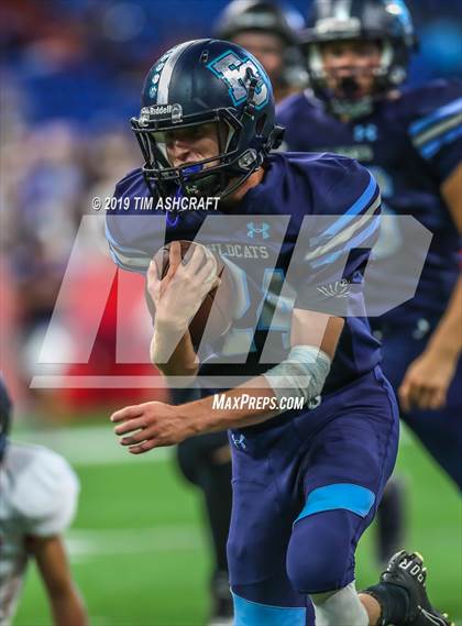 Thumbnail 1 in Franklin County vs Rushville @ Lucas Oil Stadium photogallery.