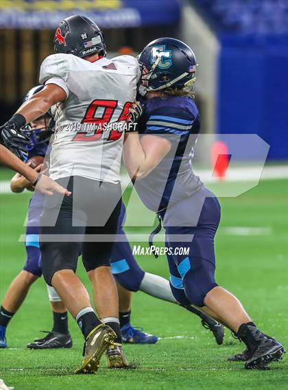 Thumbnail 2 in Franklin County vs Rushville @ Lucas Oil Stadium photogallery.