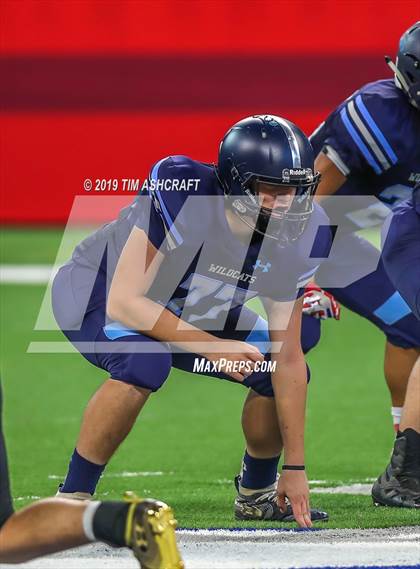 Thumbnail 1 in Franklin County vs Rushville @ Lucas Oil Stadium photogallery.