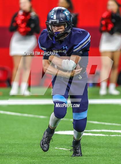 Thumbnail 2 in Franklin County vs Rushville @ Lucas Oil Stadium photogallery.