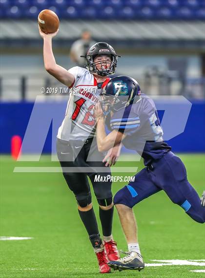 Thumbnail 1 in Franklin County vs Rushville @ Lucas Oil Stadium photogallery.