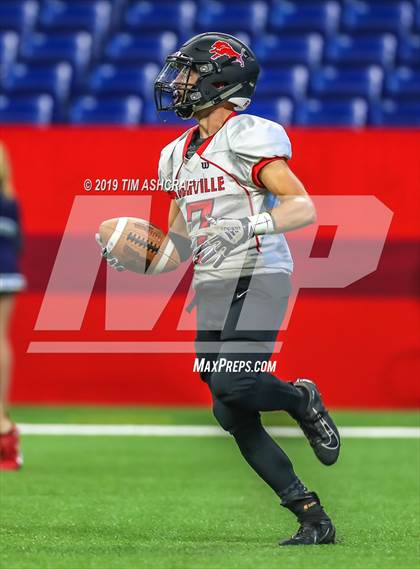 Thumbnail 1 in Franklin County vs Rushville @ Lucas Oil Stadium photogallery.