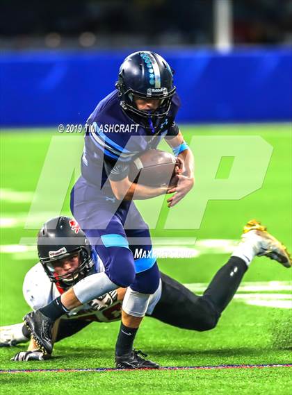 Thumbnail 1 in Franklin County vs Rushville @ Lucas Oil Stadium photogallery.