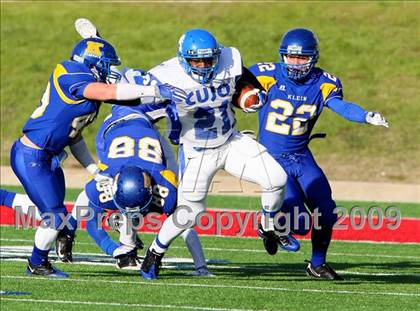 Thumbnail 1 in Tyler vs. Klein (Texas 5A Region 1 Division 2 Final) photogallery.