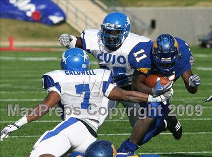 Thumbnail 2 in Tyler vs. Klein (Texas 5A Region 1 Division 2 Final) photogallery.
