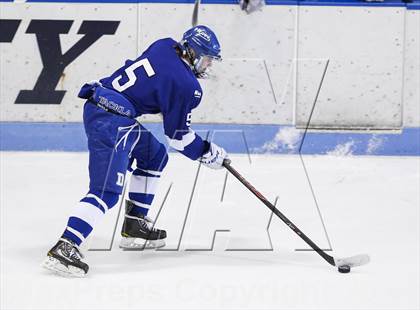 Thumbnail 2 in Fairfield Prep vs. Darien (CIAC Division I Final) photogallery.