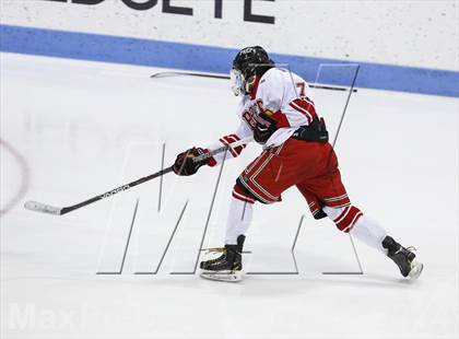Thumbnail 3 in Fairfield Prep vs. Darien (CIAC Division I Final) photogallery.