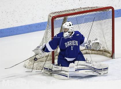 Thumbnail 3 in Fairfield Prep vs. Darien (CIAC Division I Final) photogallery.