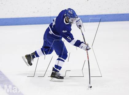 Thumbnail 2 in Fairfield Prep vs. Darien (CIAC Division I Final) photogallery.