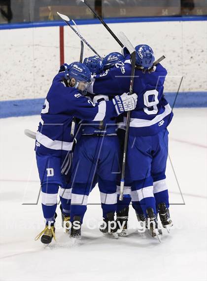 Thumbnail 1 in Fairfield Prep vs. Darien (CIAC Division I Final) photogallery.