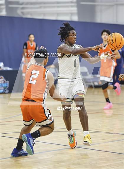 Thumbnail 3 in Western vs. Bilingual Christian Academy & Tech (Tampa Bay Christmas Invitational) photogallery.