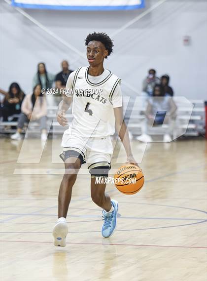 Thumbnail 2 in Western vs. Bilingual Christian Academy & Tech (Tampa Bay Christmas Invitational) photogallery.