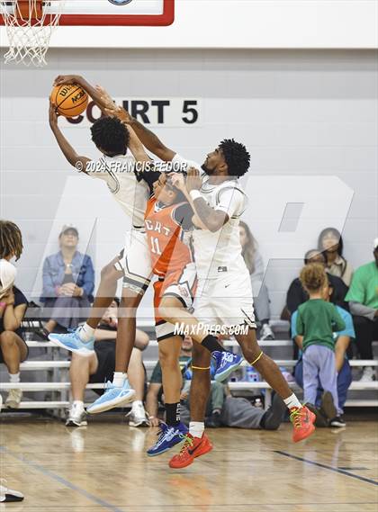 Thumbnail 2 in Western vs. Bilingual Christian Academy & Tech (Tampa Bay Christmas Invitational) photogallery.