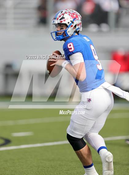 Thumbnail 1 in Westlake vs. North Shore (UIL Football 6A Semifinal Playoff) photogallery.