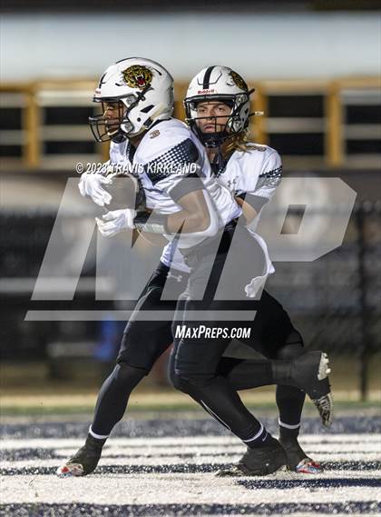 Thumbnail 3 in Russellville @ Moody (AHSAA 5A Round 2) photogallery.