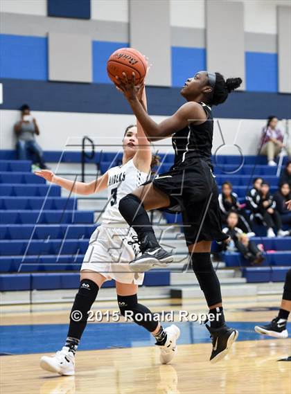 Thumbnail 1 in Irving vs. Wylie East photogallery.