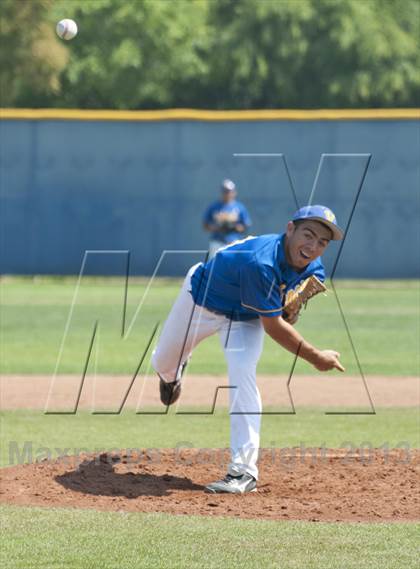 Thumbnail 3 in JW North vs. Valencia photogallery.