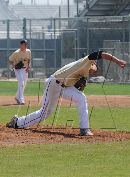 Thumbnail 2 in JW North vs. Valencia photogallery.