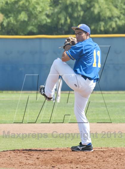 Thumbnail 2 in JW North vs. Valencia photogallery.
