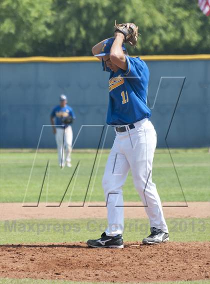 Thumbnail 3 in JW North vs. Valencia photogallery.