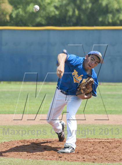 Thumbnail 2 in JW North vs. Valencia photogallery.