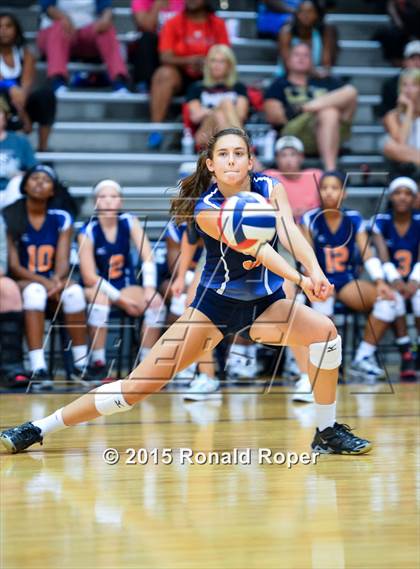 Thumbnail 2 in Horn @ Sachse photogallery.