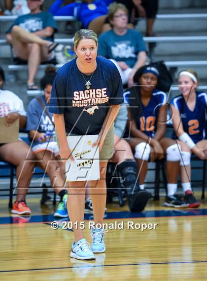 Thumbnail 2 in Horn @ Sachse photogallery.