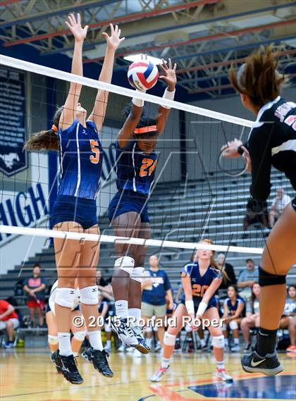 Thumbnail 3 in Horn @ Sachse photogallery.