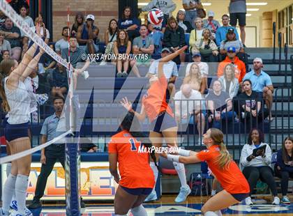 Thumbnail 2 in McKinney North vs. Allen photogallery.