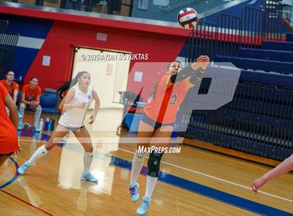Thumbnail 2 in McKinney North vs. Allen photogallery.