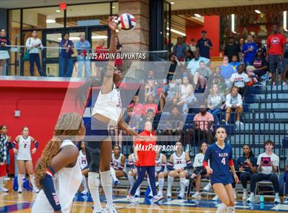 Thumbnail 1 in McKinney North vs. Allen photogallery.