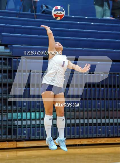 Thumbnail 2 in McKinney North vs. Allen photogallery.