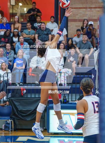 Thumbnail 3 in McKinney North vs. Allen photogallery.