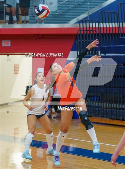 Thumbnail 2 in McKinney North vs. Allen photogallery.