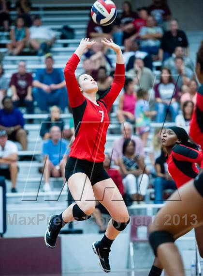 Thumbnail 2 in Rockwall-Heath vs Rowlett photogallery.