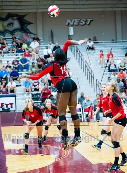 Thumbnail 2 in Rockwall-Heath vs Rowlett photogallery.