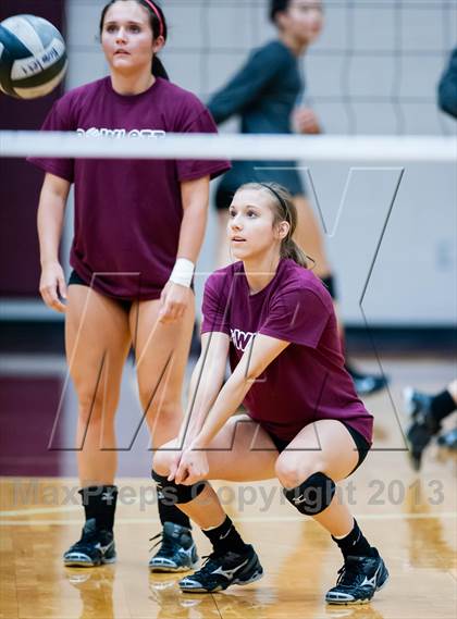 Thumbnail 1 in Rockwall-Heath vs Rowlett photogallery.