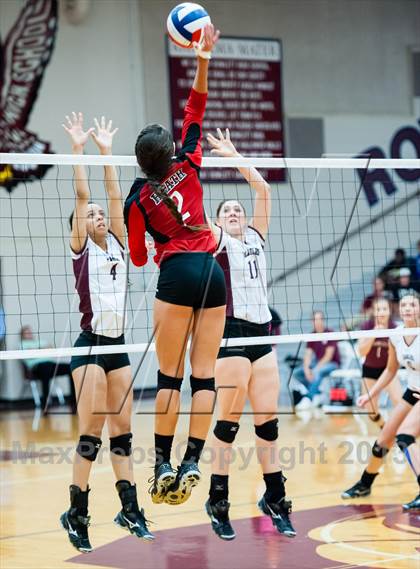 Thumbnail 2 in Rockwall-Heath vs Rowlett photogallery.