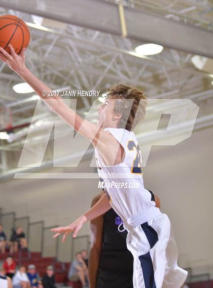 Thumbnail 3 in Bellevue vs. Garfield (Rancho Mirage Holiday Invitational) photogallery.