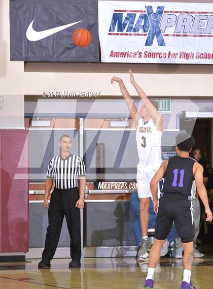 Thumbnail 2 in Bellevue vs. Garfield (Rancho Mirage Holiday Invitational) photogallery.