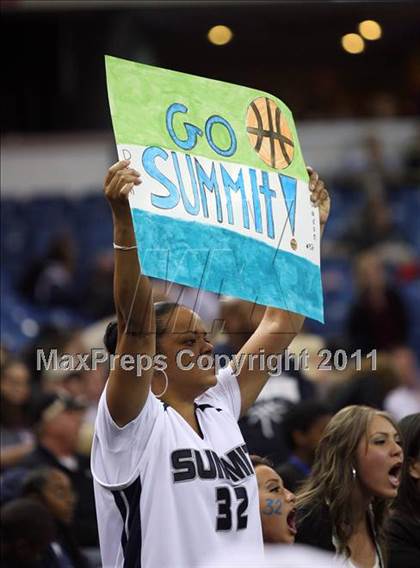 Thumbnail 3 in Archbishop Mitty vs. Summit (CIF State D2 Final) photogallery.